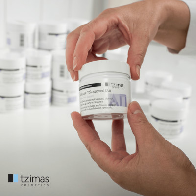 Oční krém s kyselinou hyaluronovou (Eye cream with...